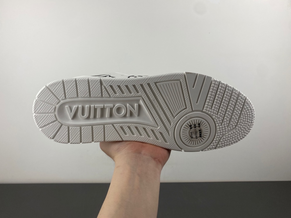 X2 Batch Louis Vuitton LV trainer White Black