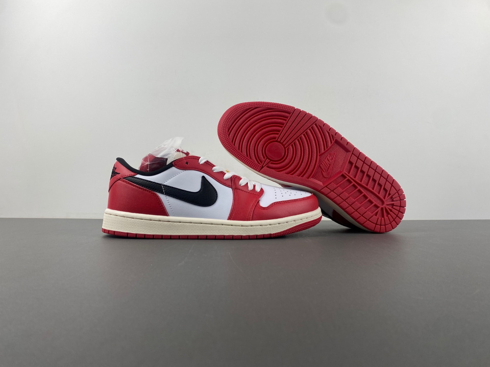 Air Jordan 1 Low OG Chicago