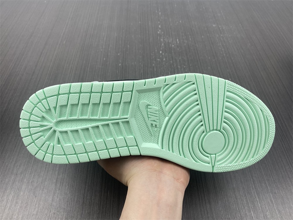 Air Jordan 1 Low SE Zen Master