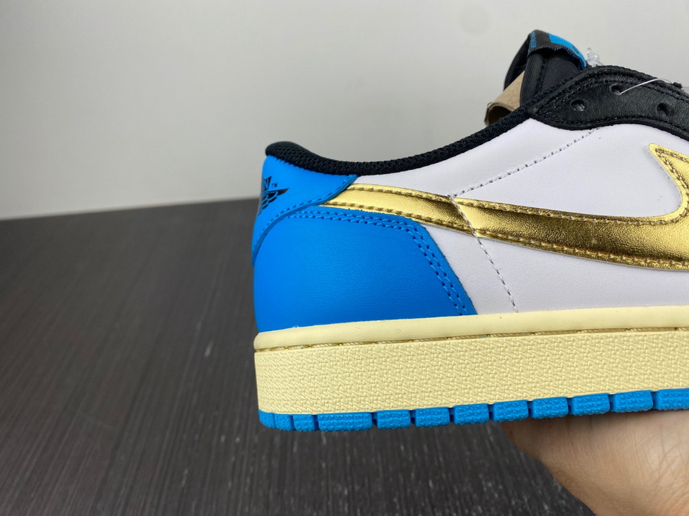 Jordan 1 Retro Low OG CZ0790-104