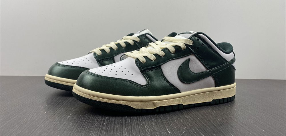 Nike Dunk Low Vintage Green