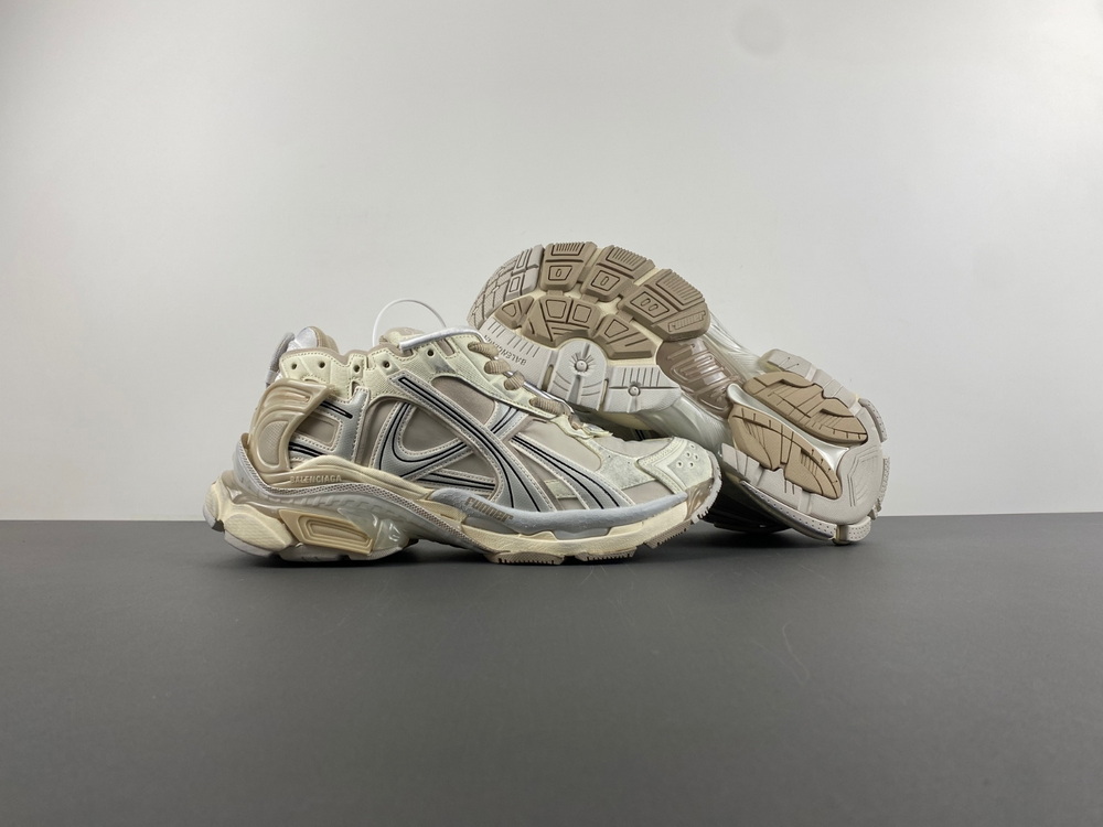 Balenciaga Runner Sneaker 772774-W3RNY-1205
