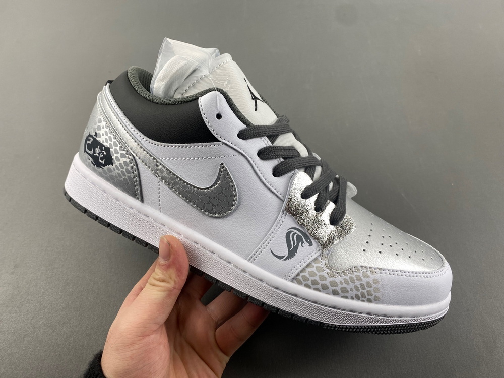 Air Jordan 1 Low Silver
