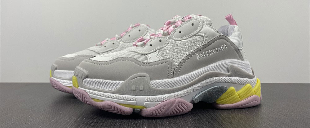 Balenciaga Women Triple S Sneaker in Pink