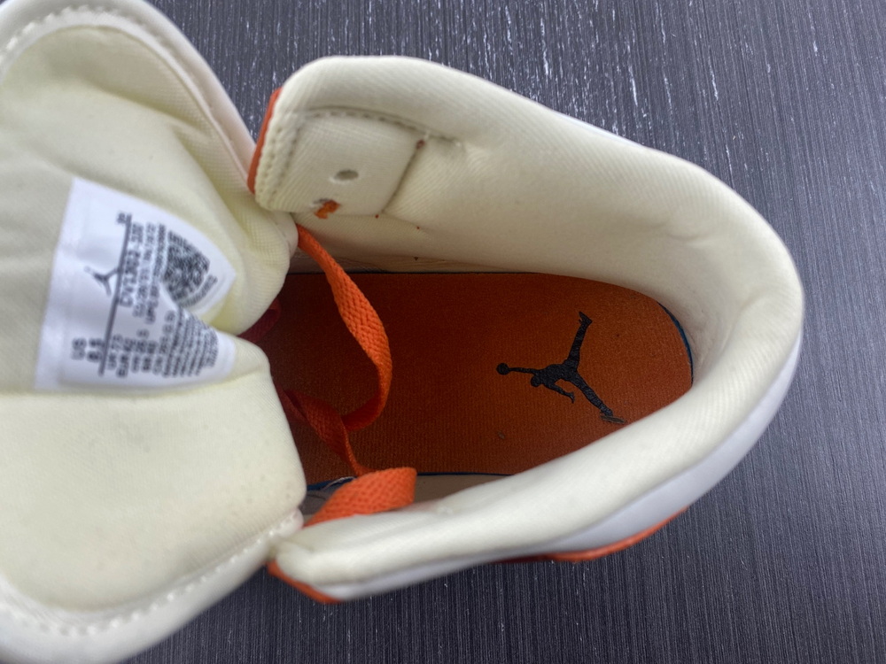 Air Jordan 1 Mid SE Sport Spice