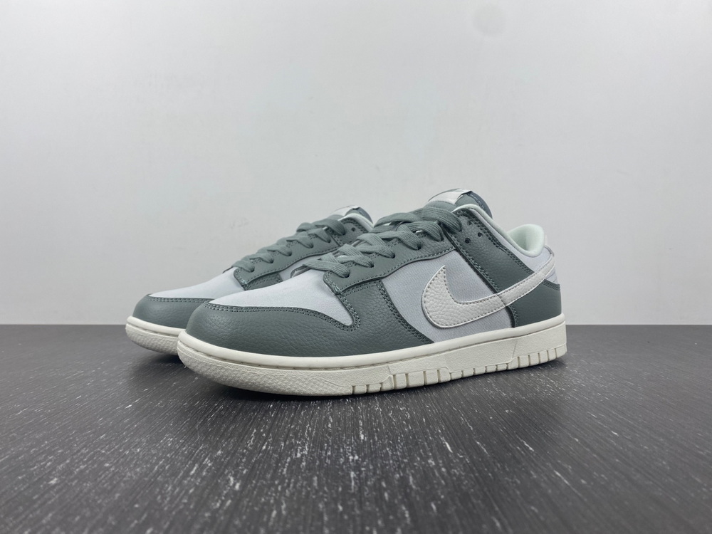 ike Dunk Low Mica Green