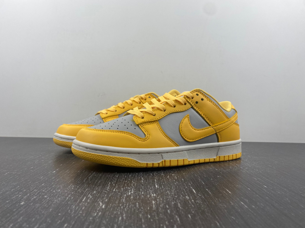 Nike Dunk Low Citron Pulse (W)