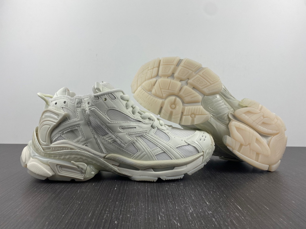 Runner Sneaker In White Mesh & Nylon Balenciaga