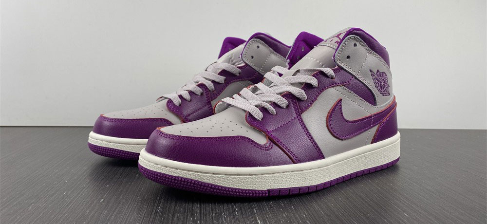Jordan 1 Mid Magenta (2022)