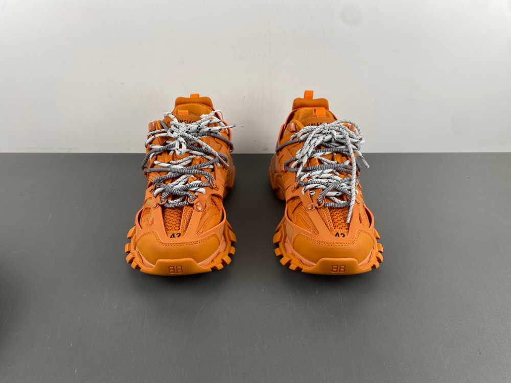 Balenciaga Track 3.0 800592 WTRHK 7000