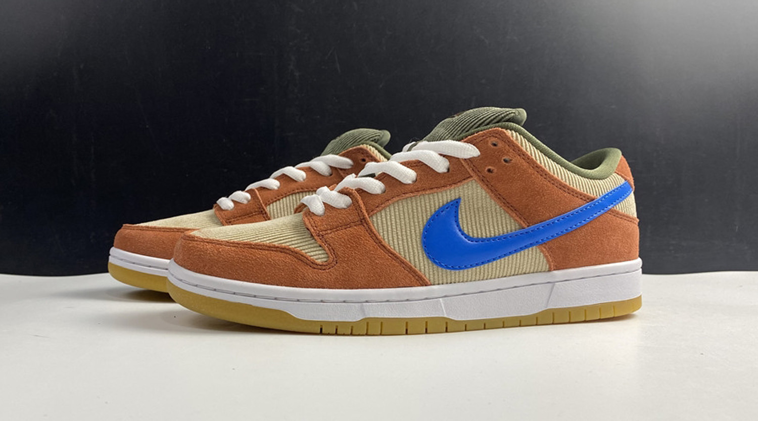 Nike SB Dunk Low Corduroy Dusty Peach