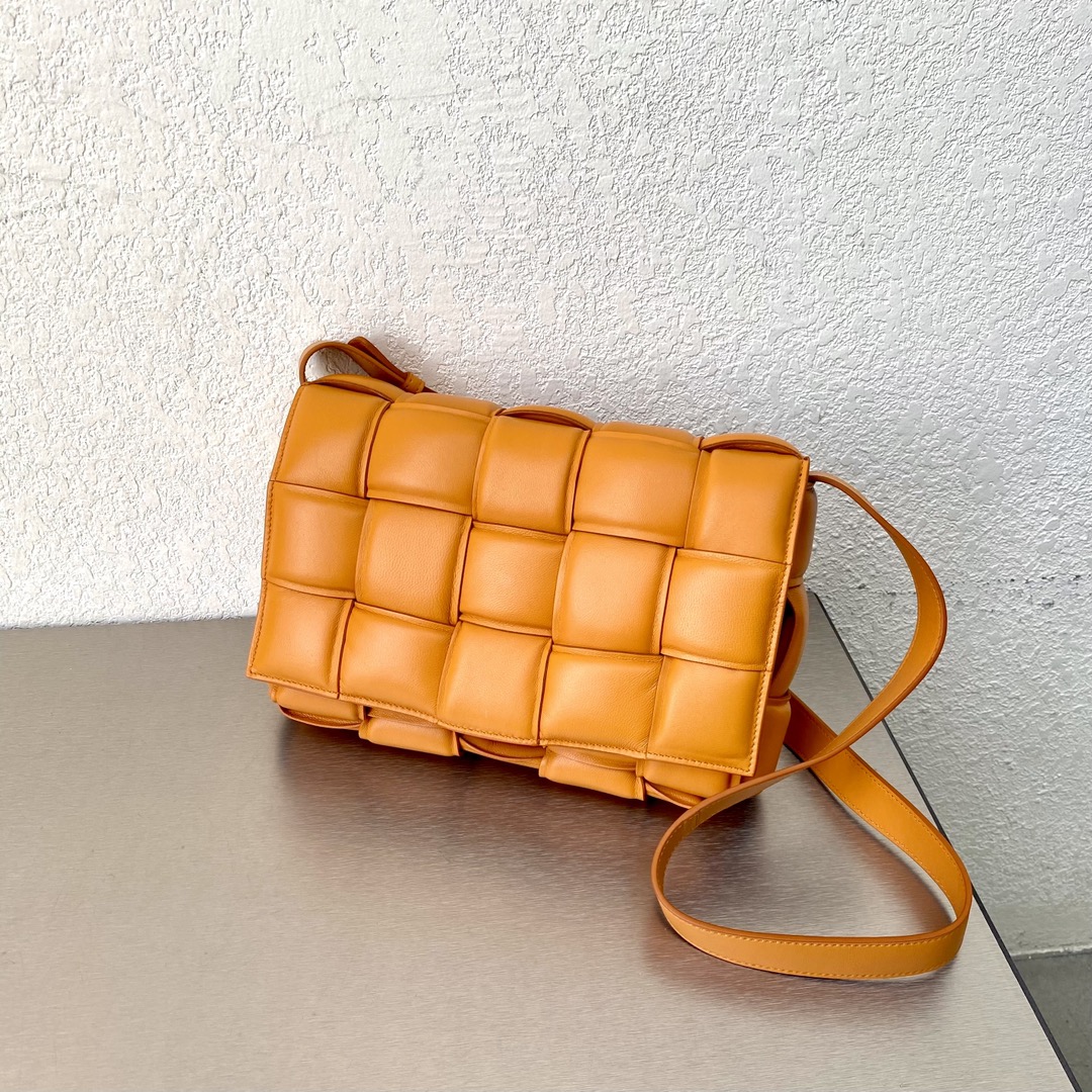 BOTTEGA VENETA THE CHAIN CASSETTE