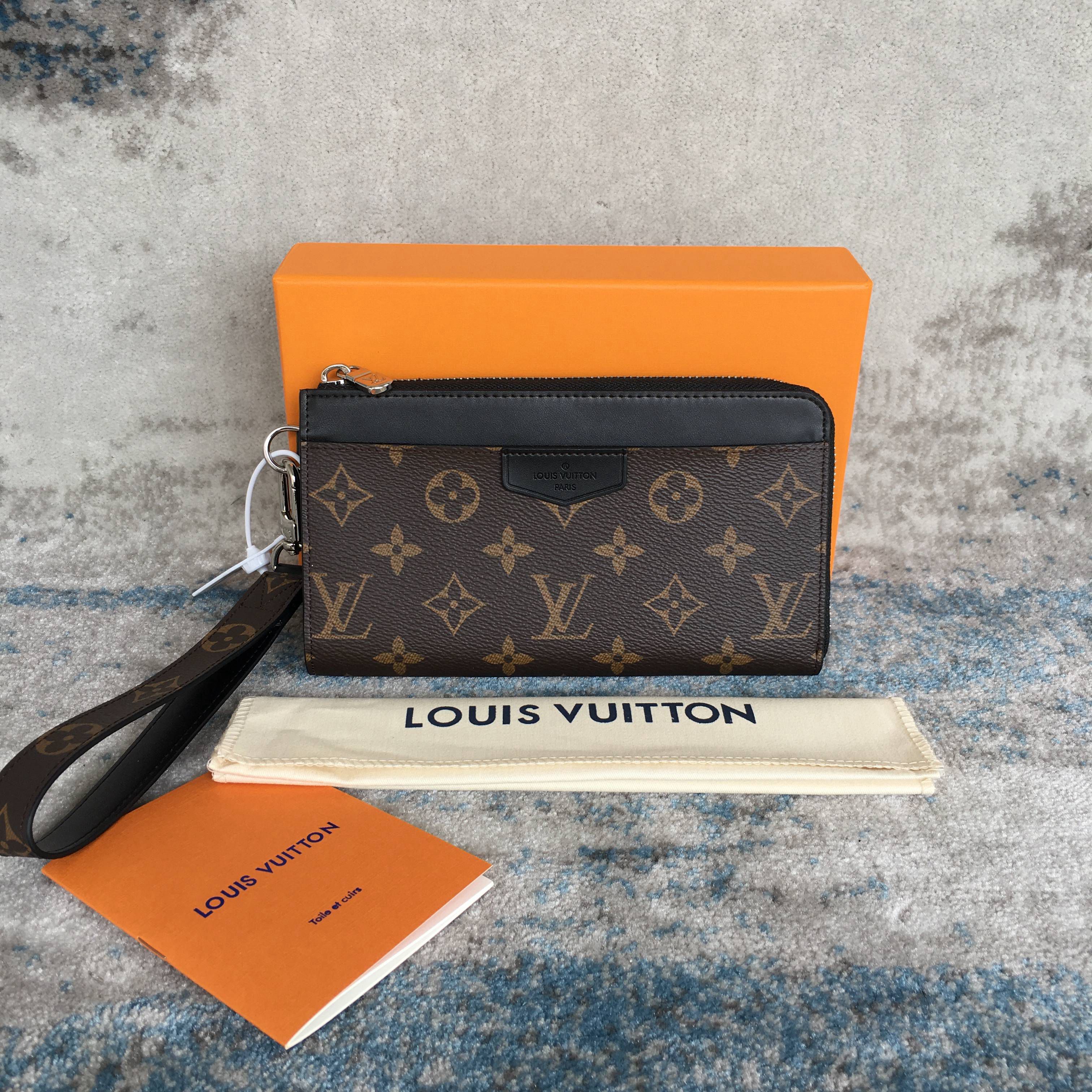 LV ZIPPY DRAGONNE M69407