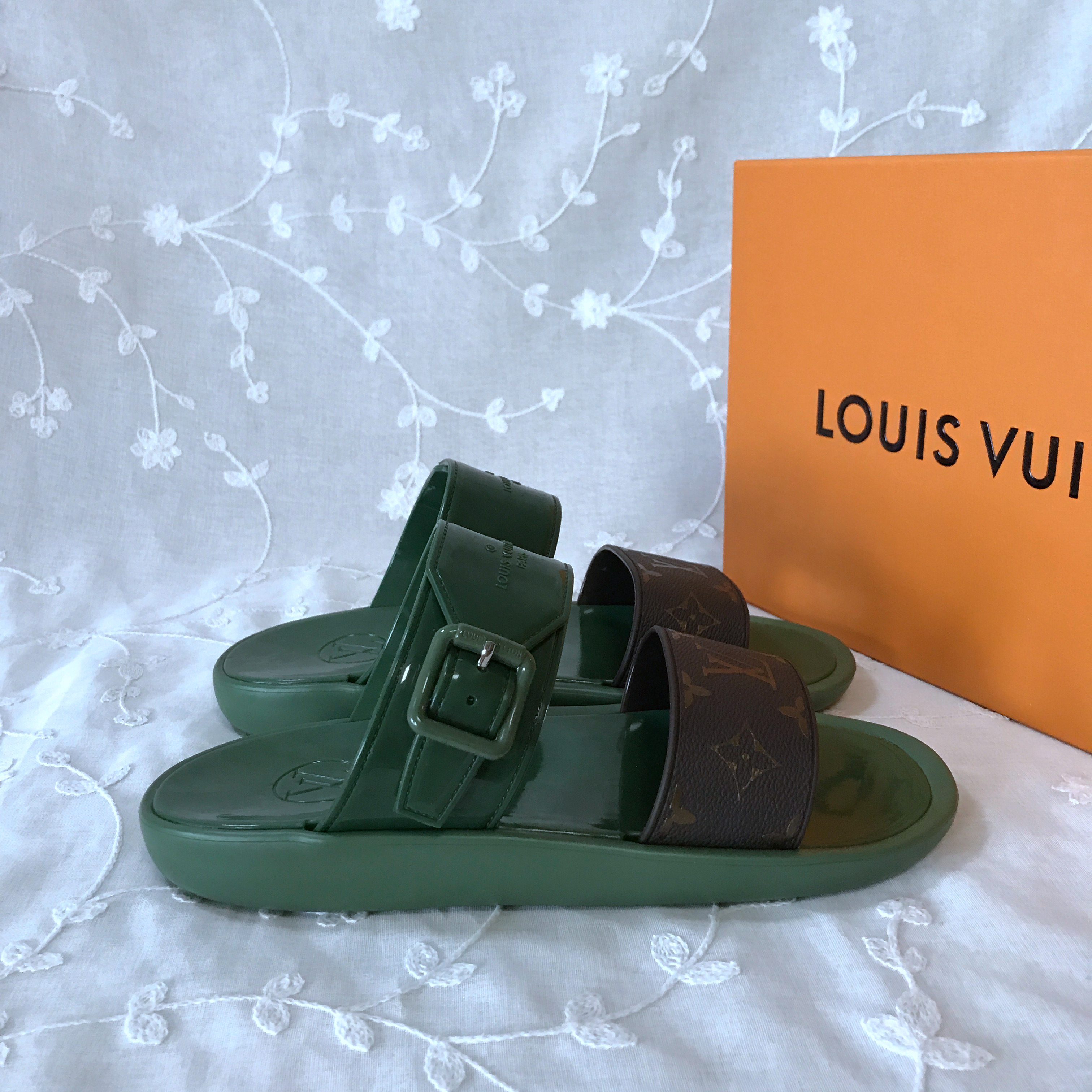LV Sandals 1339358