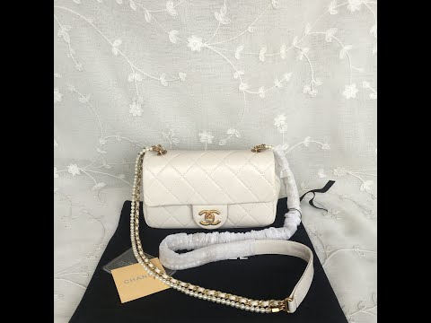 CHANEL FLAP BAG AS2210
