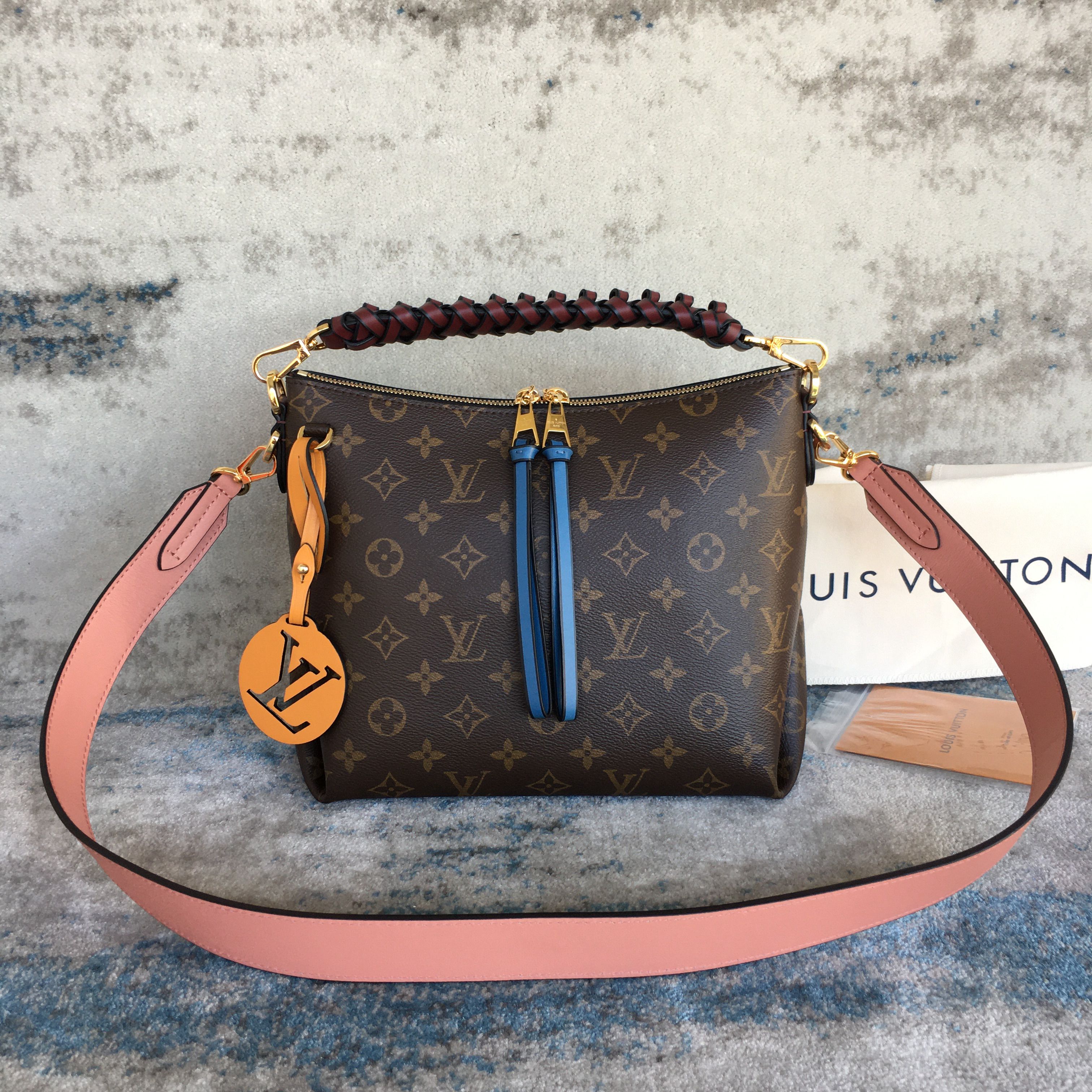 LV BEAUBOURG HOBO M55090