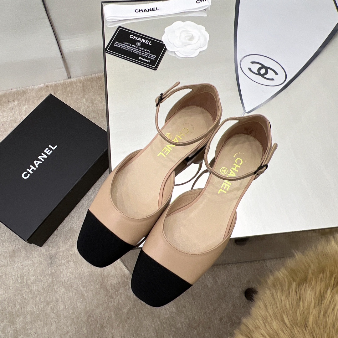Chanel Shoes124