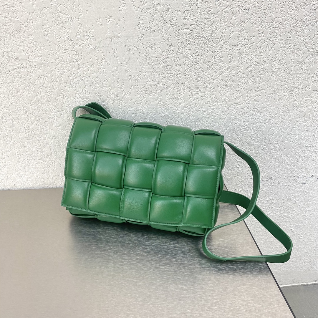 BOTTEGA VENETA THE CHAIN CASSETTE