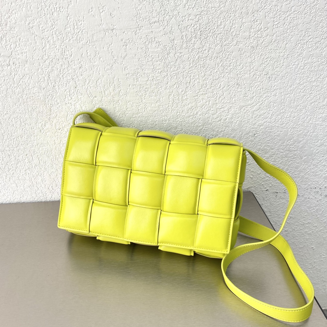 BOTTEGA VENETA THE CHAIN CASSETTE