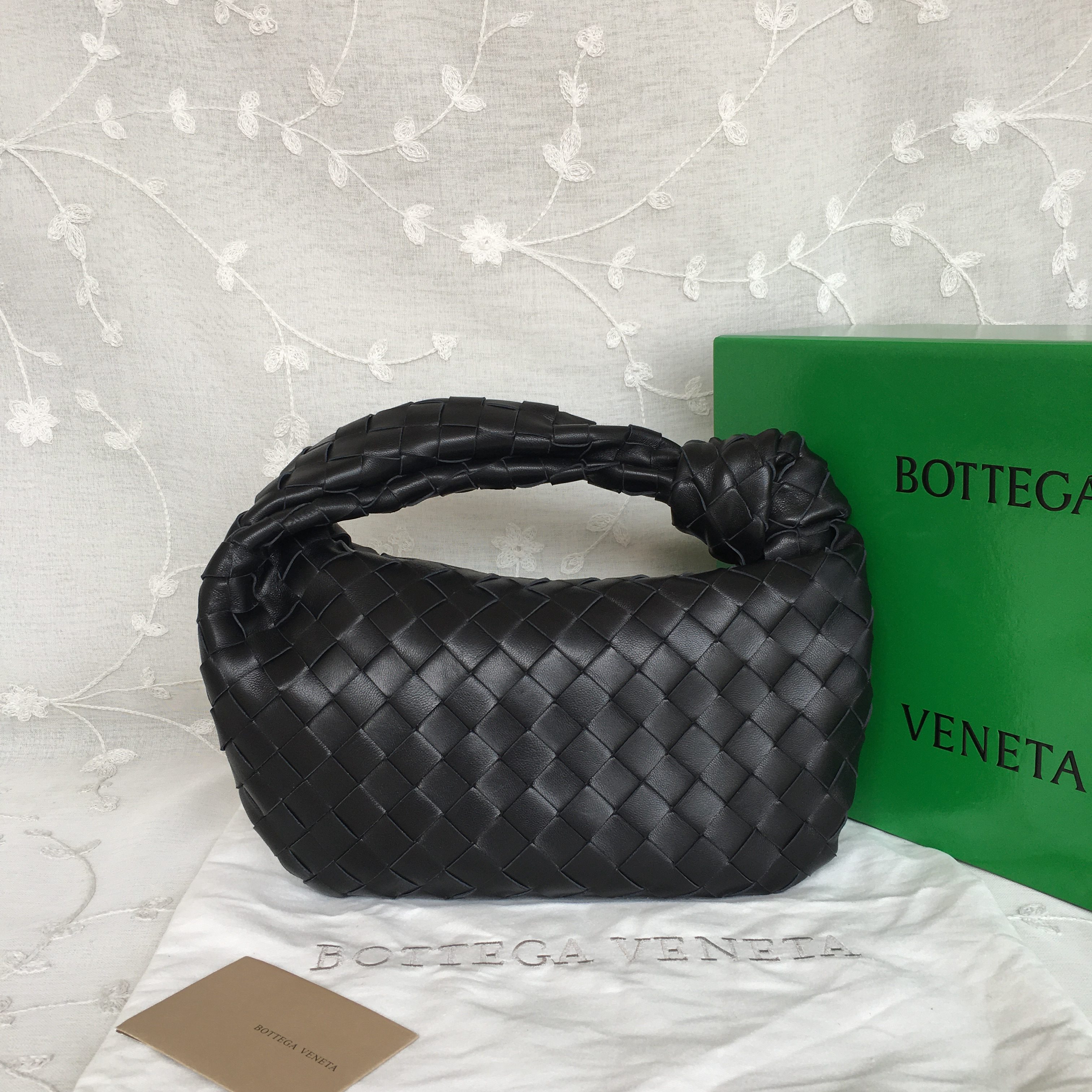 BOTTEGA VENETA Black Weave Handbag 3485A