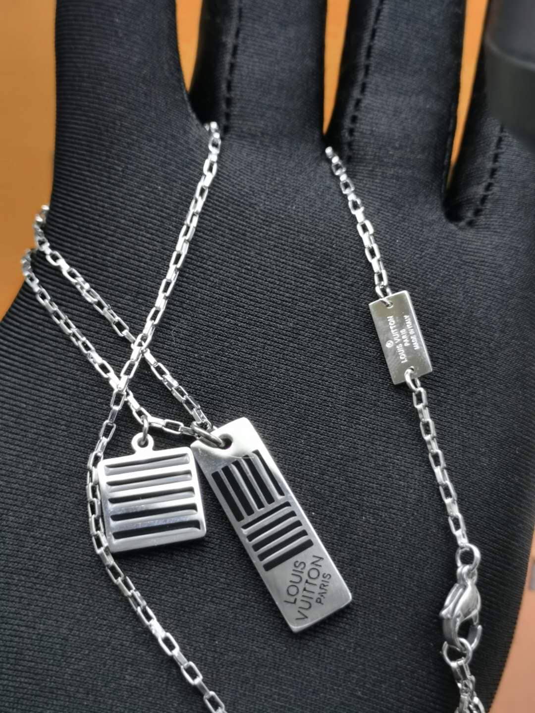 Knockoff Louis Vuitton Logo Necklace