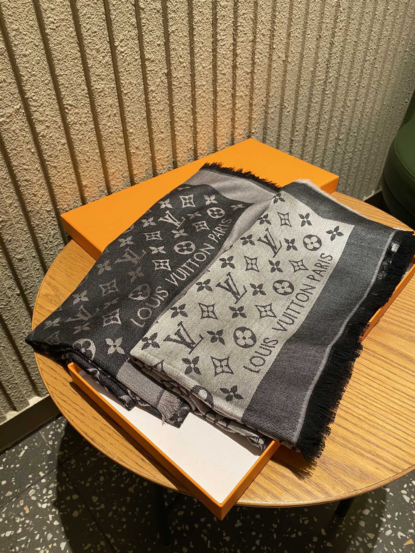 LV Scarf