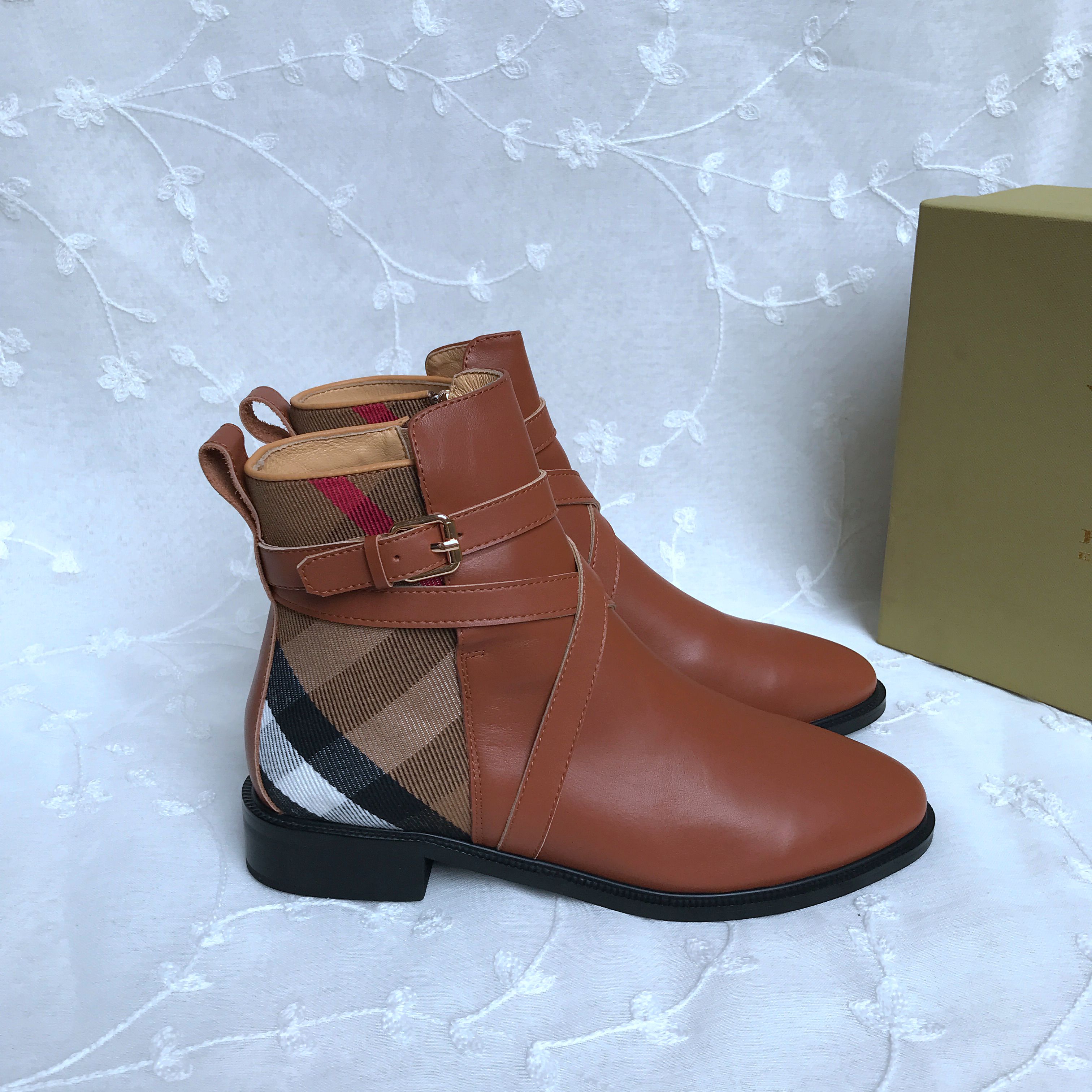 BURBERRY Boots 452007