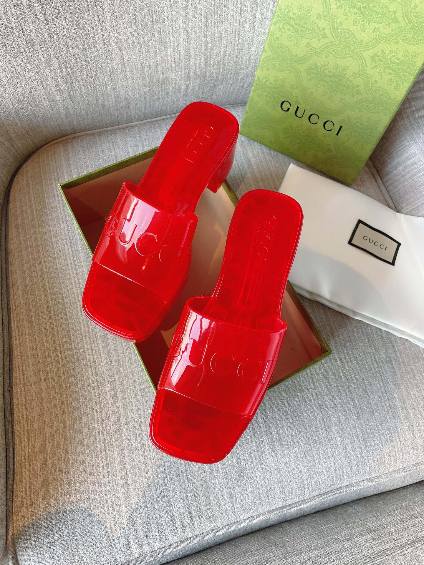 Gucci shoe303