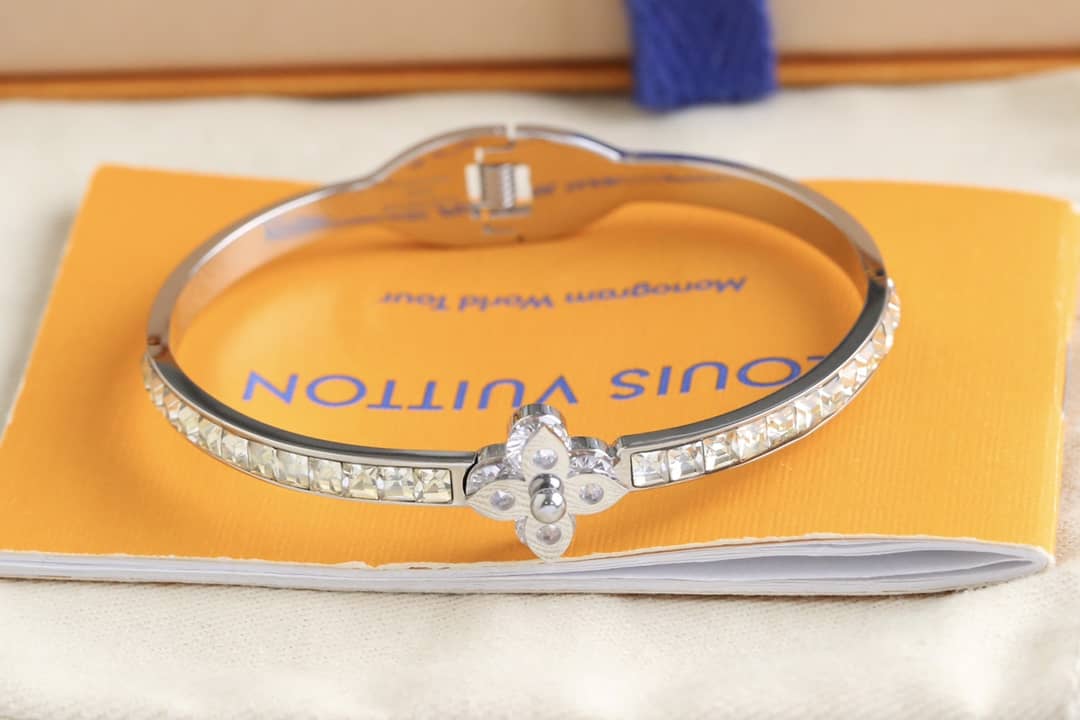 High Quality Louis Vuitton Bracelet