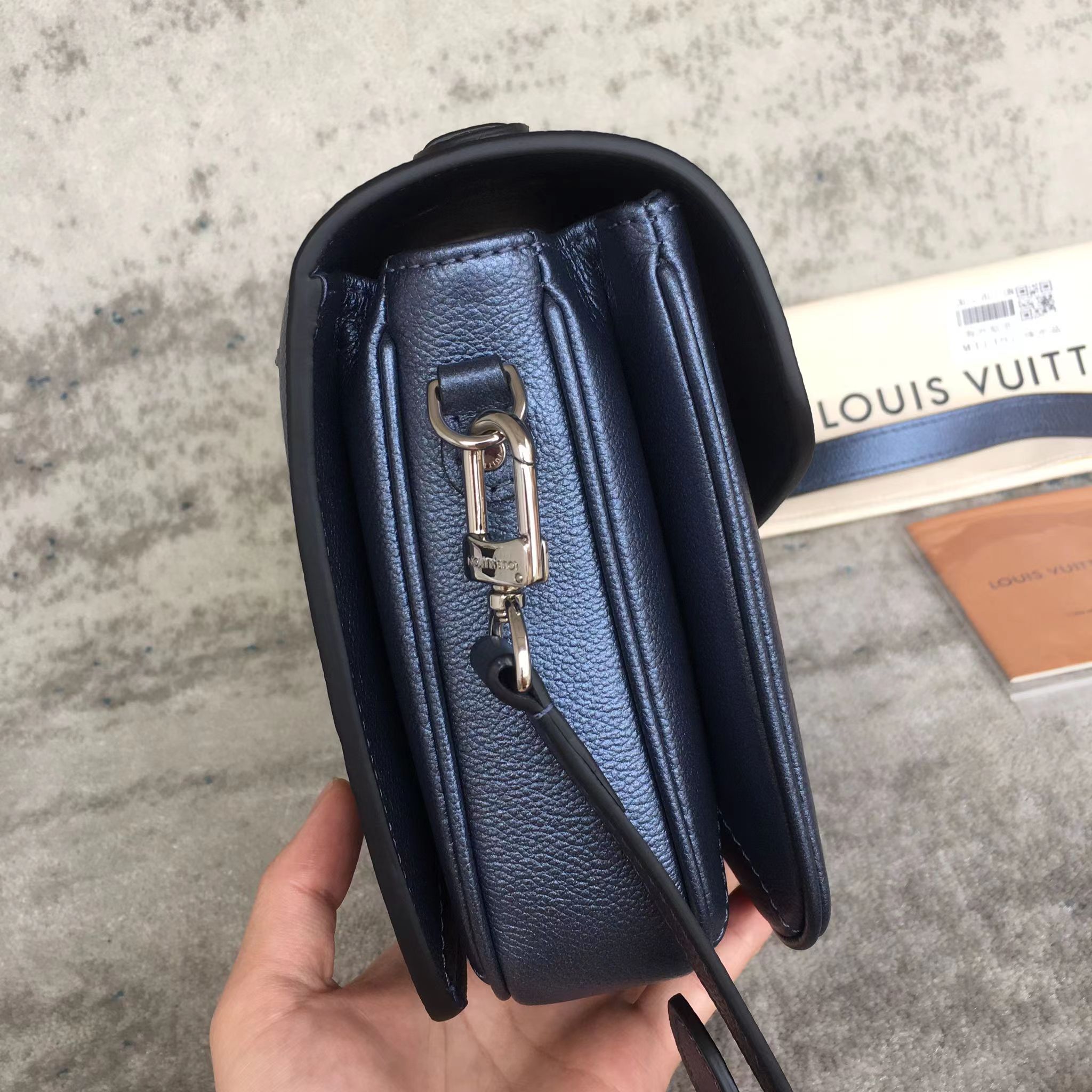 LV Pochette Metis M41487