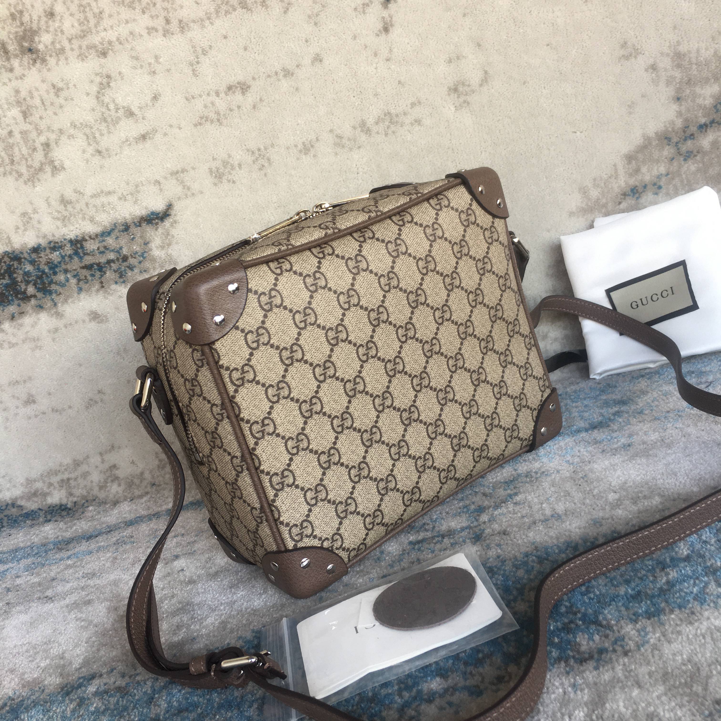 Gucci Shoulder Bag with leather details 626363