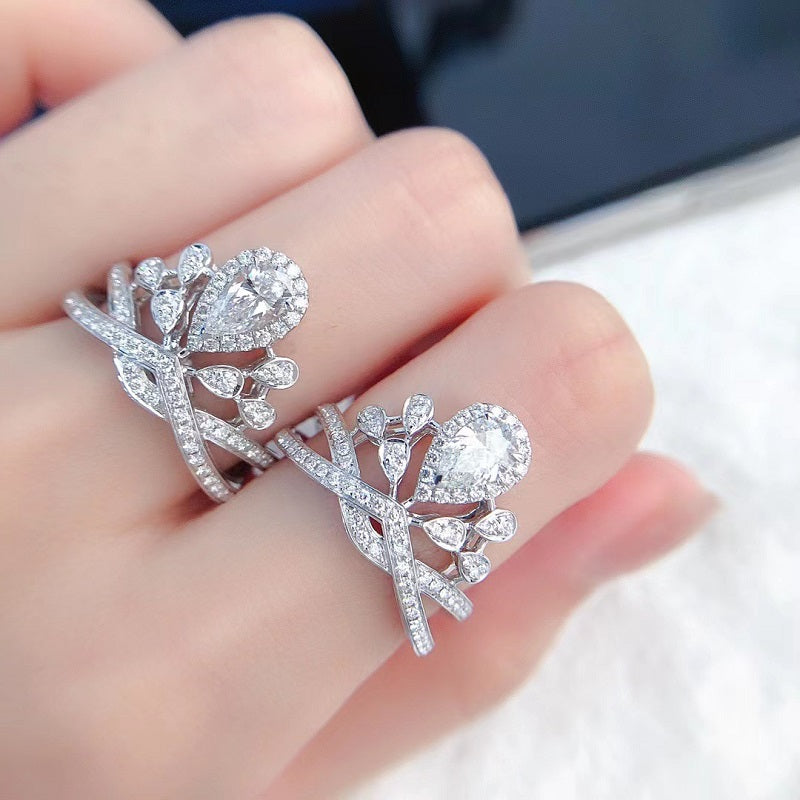 Waterdrop Crown Luxury Moissanite Ring