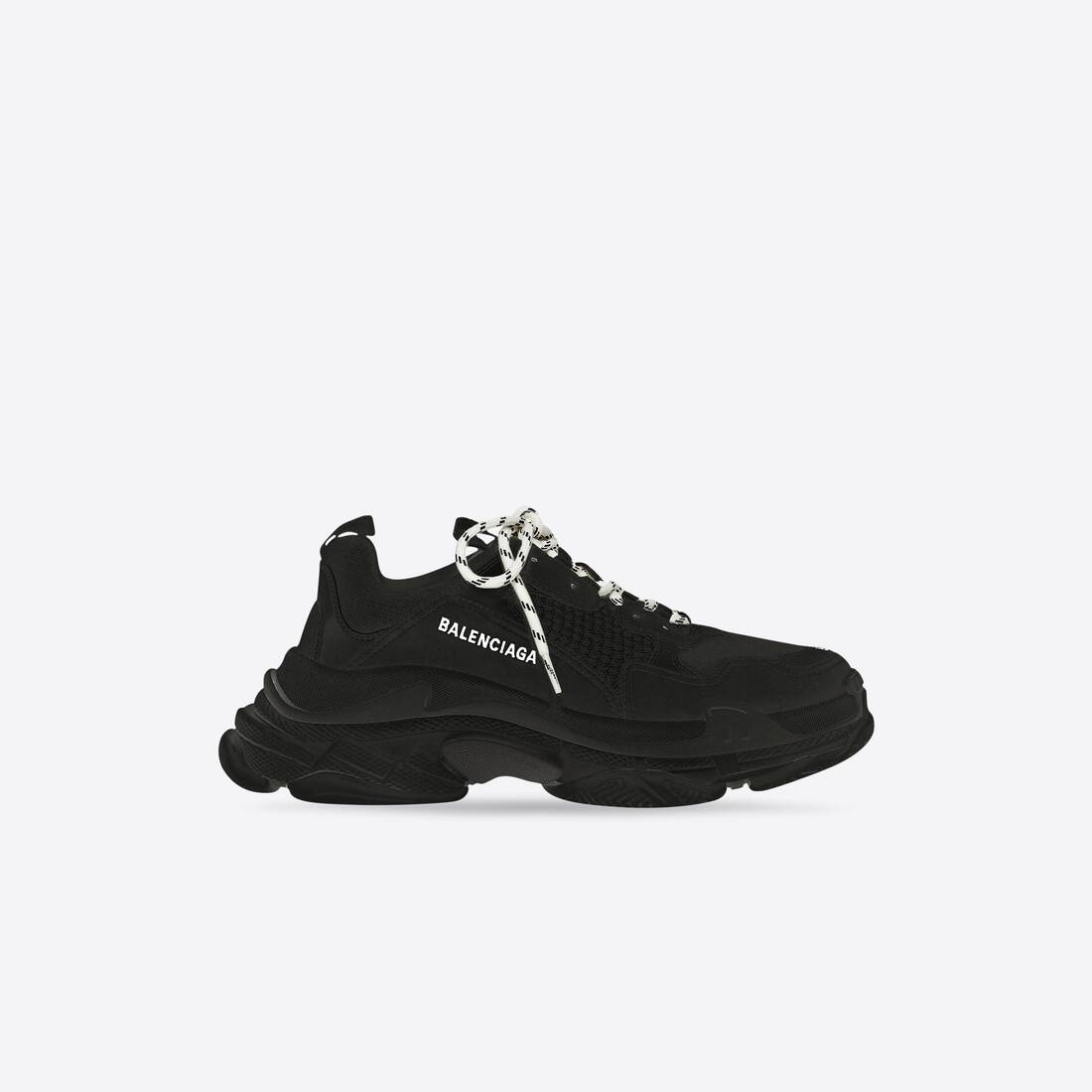 Women's Triple S Sneaker in Black 524036W2CA11000