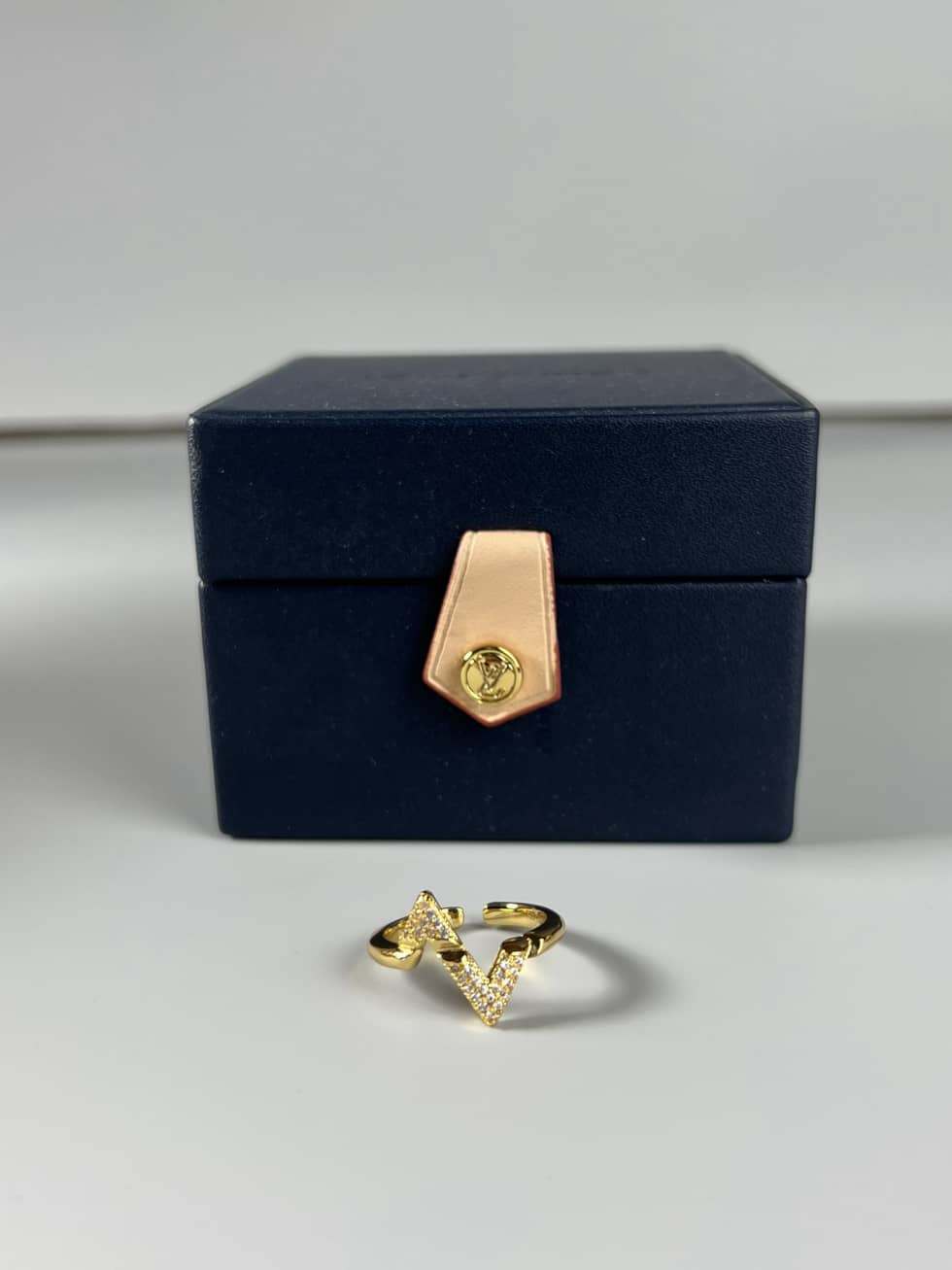 Wholesale Louis Vuitton AAA+ Ring