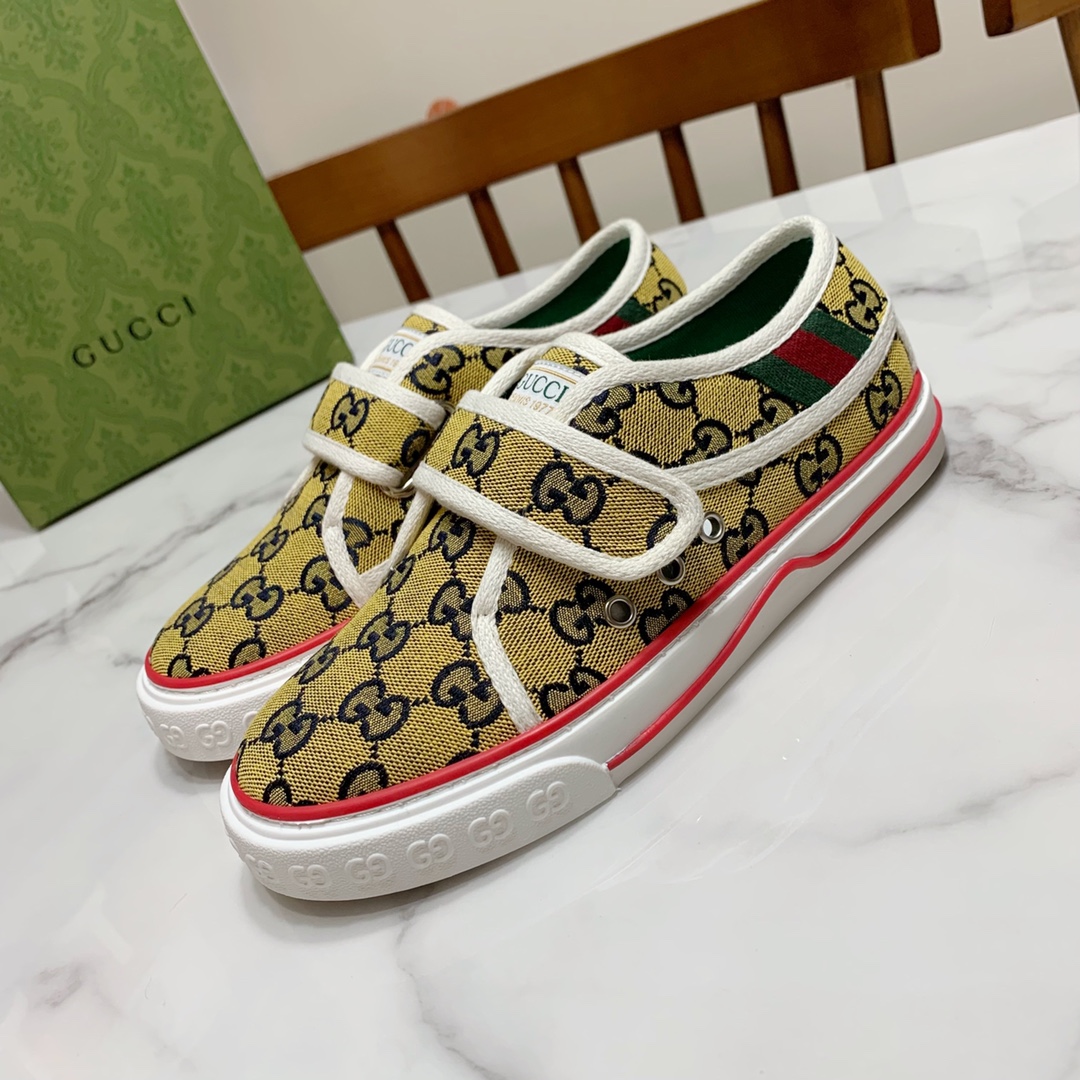 Gucci shoe113