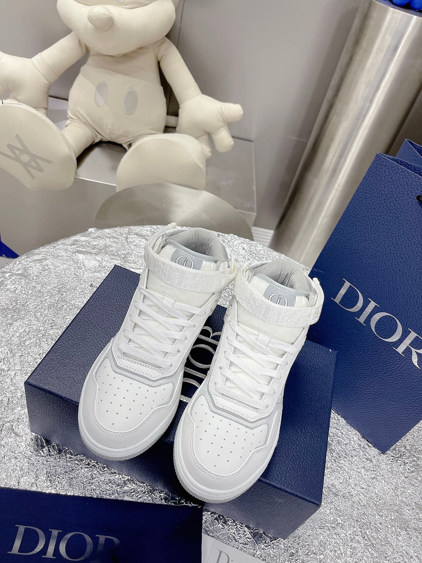 Dior shoes330