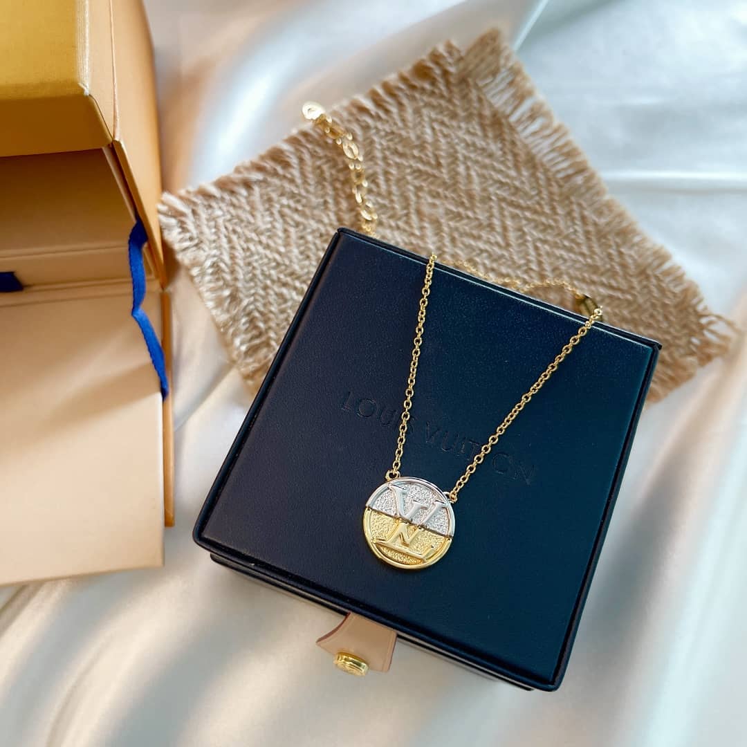 Cheap Louis Vuitton Necklace