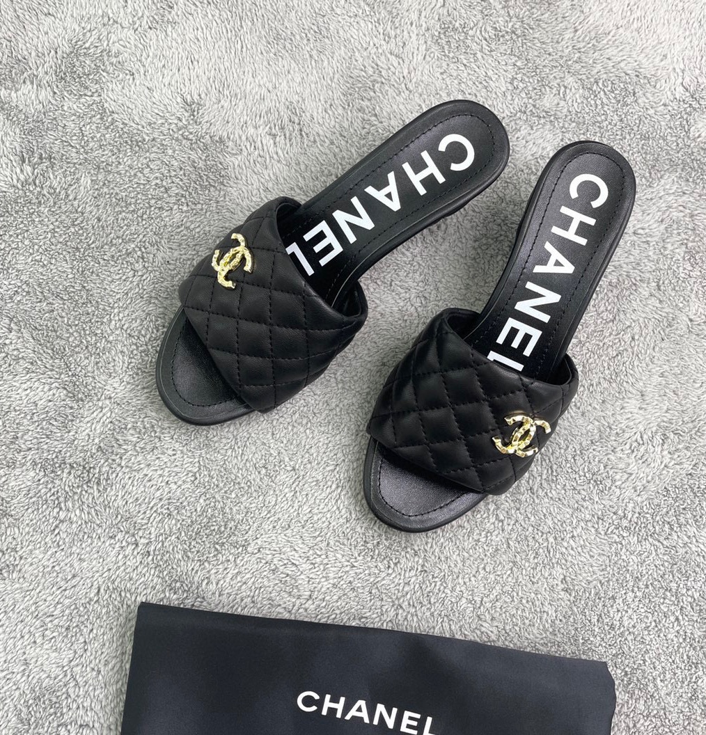 Chanel Shoes89