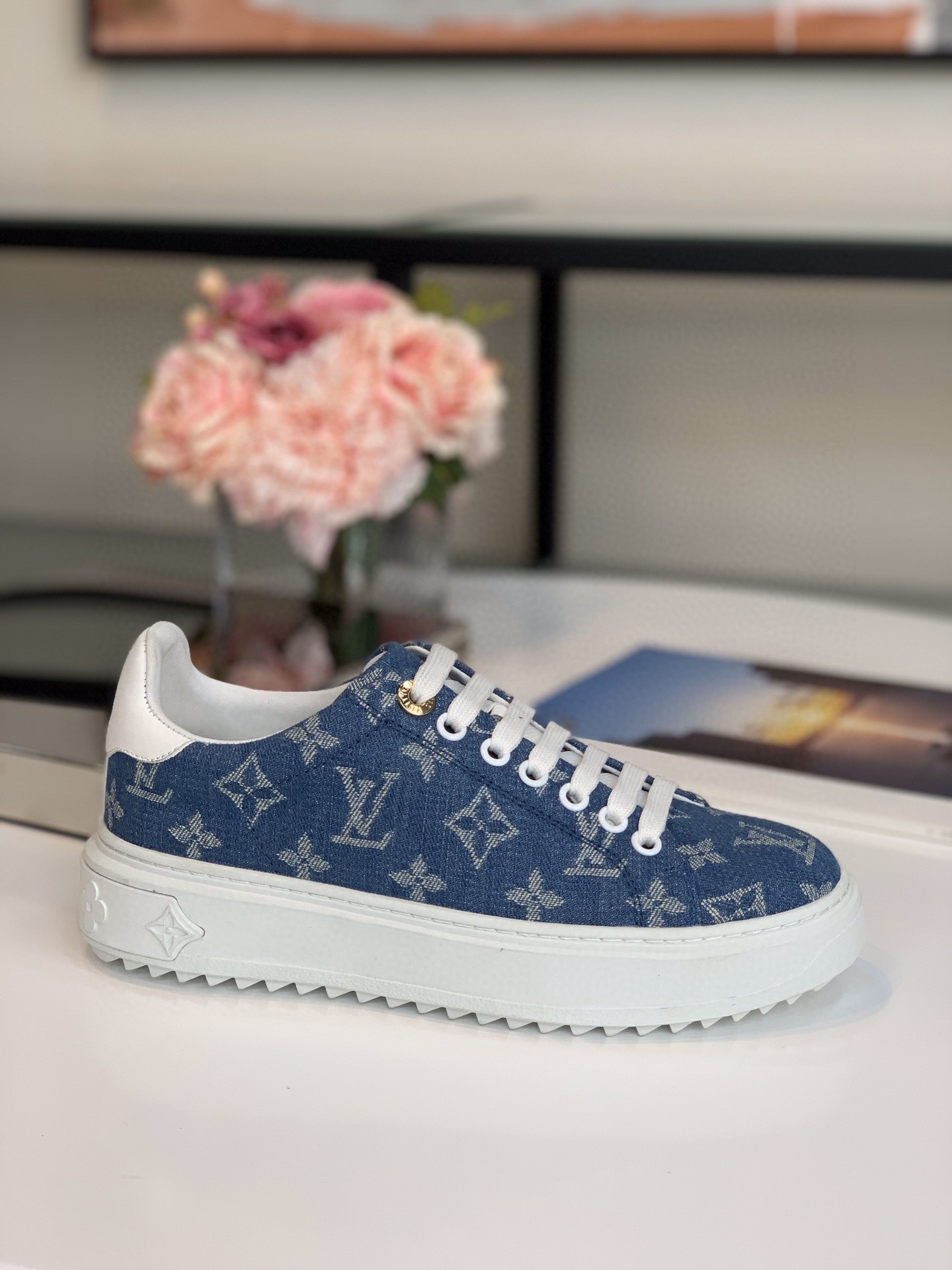 LV shoes179