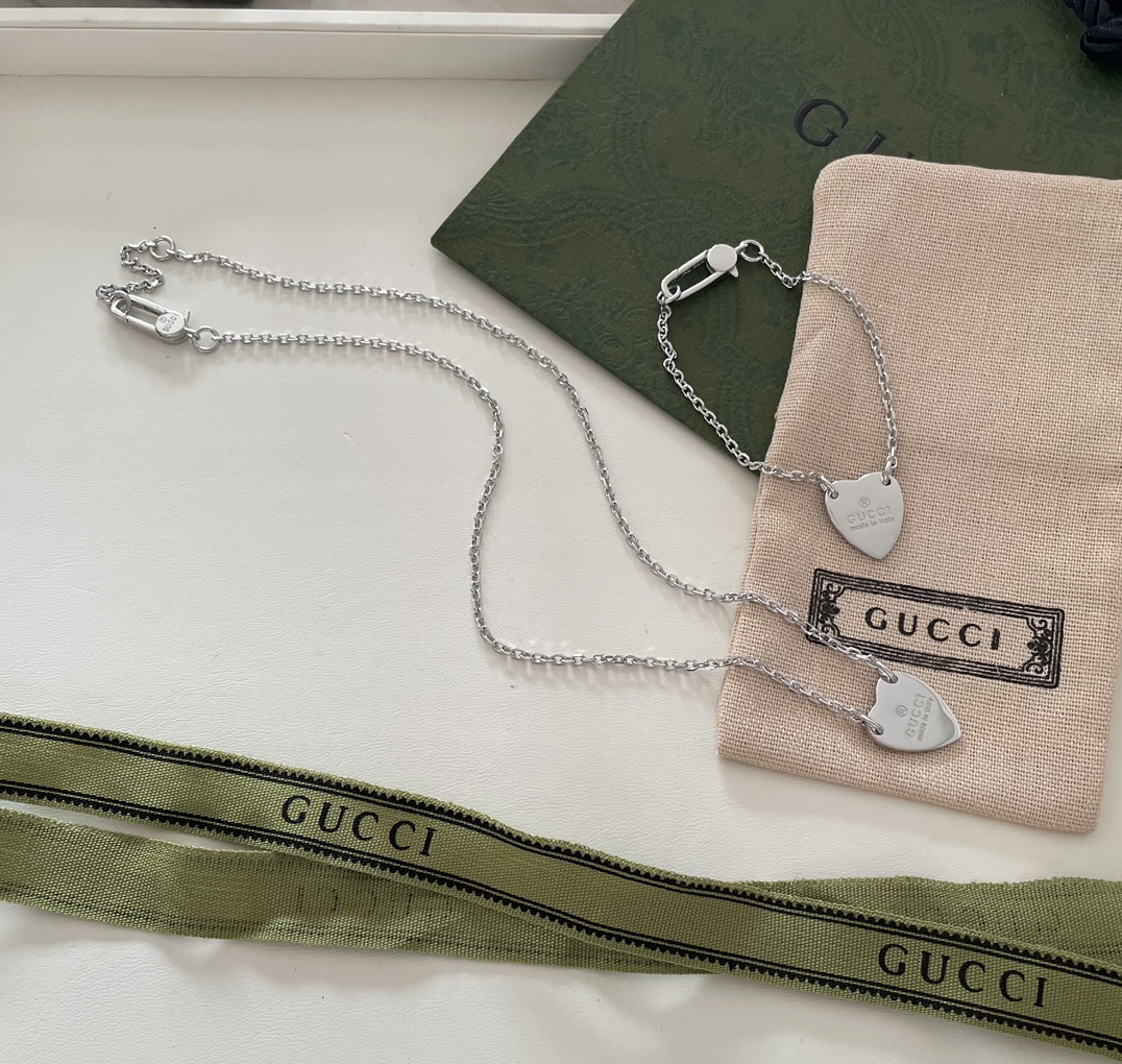 G*u Heart pendant silver necklace