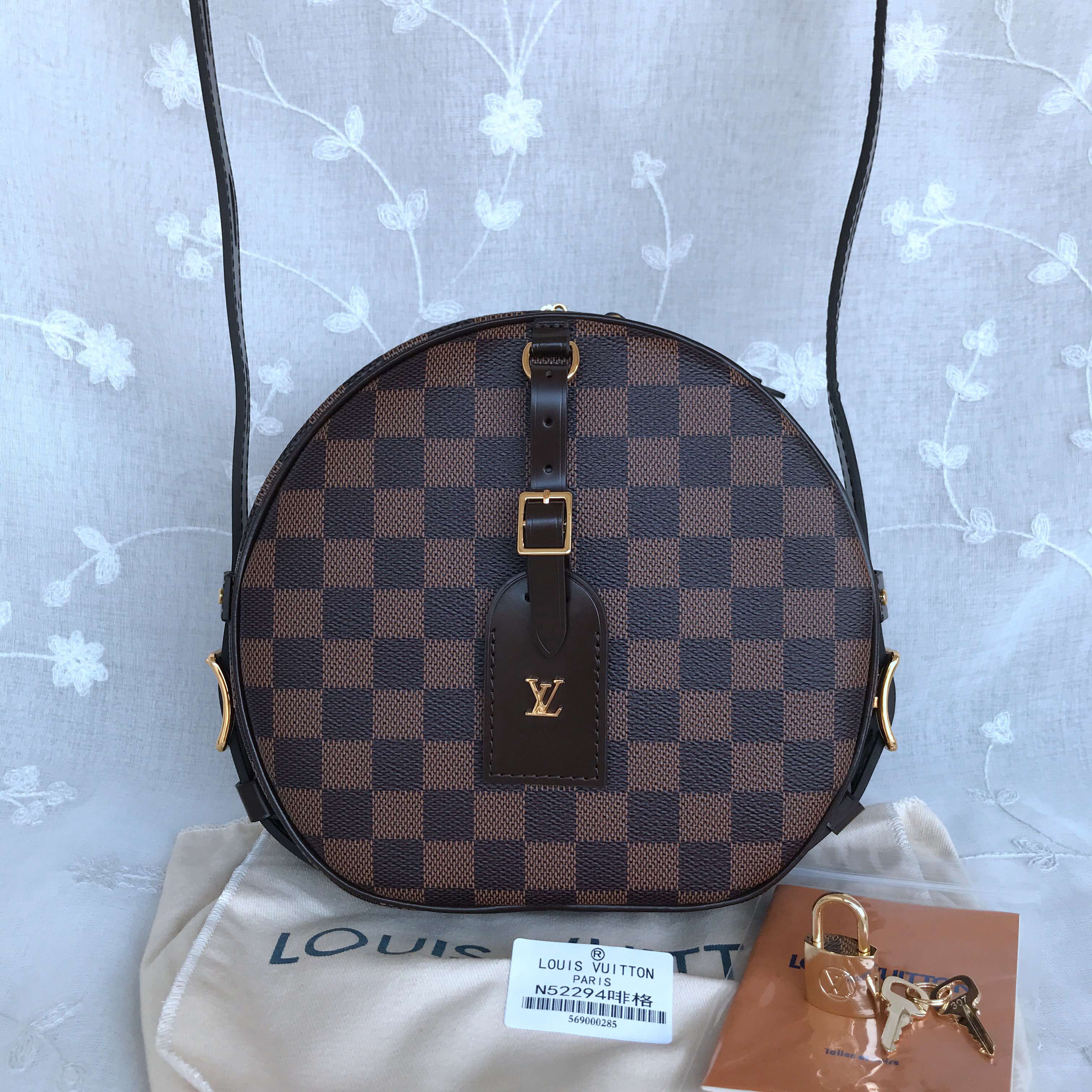 LV BOITE CHAPEAU SOUPLE MM M52294