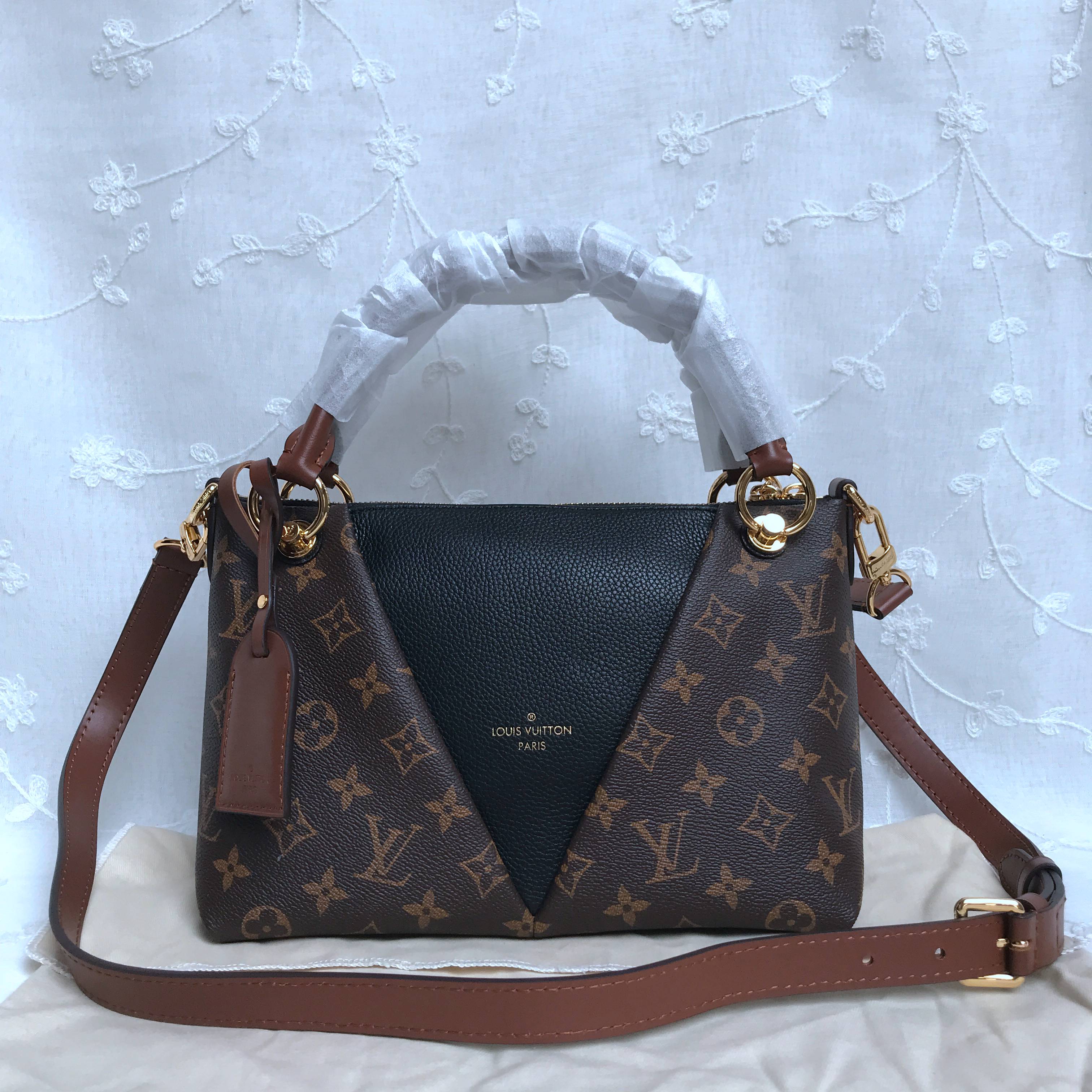 LV V TOTE MM VM43951