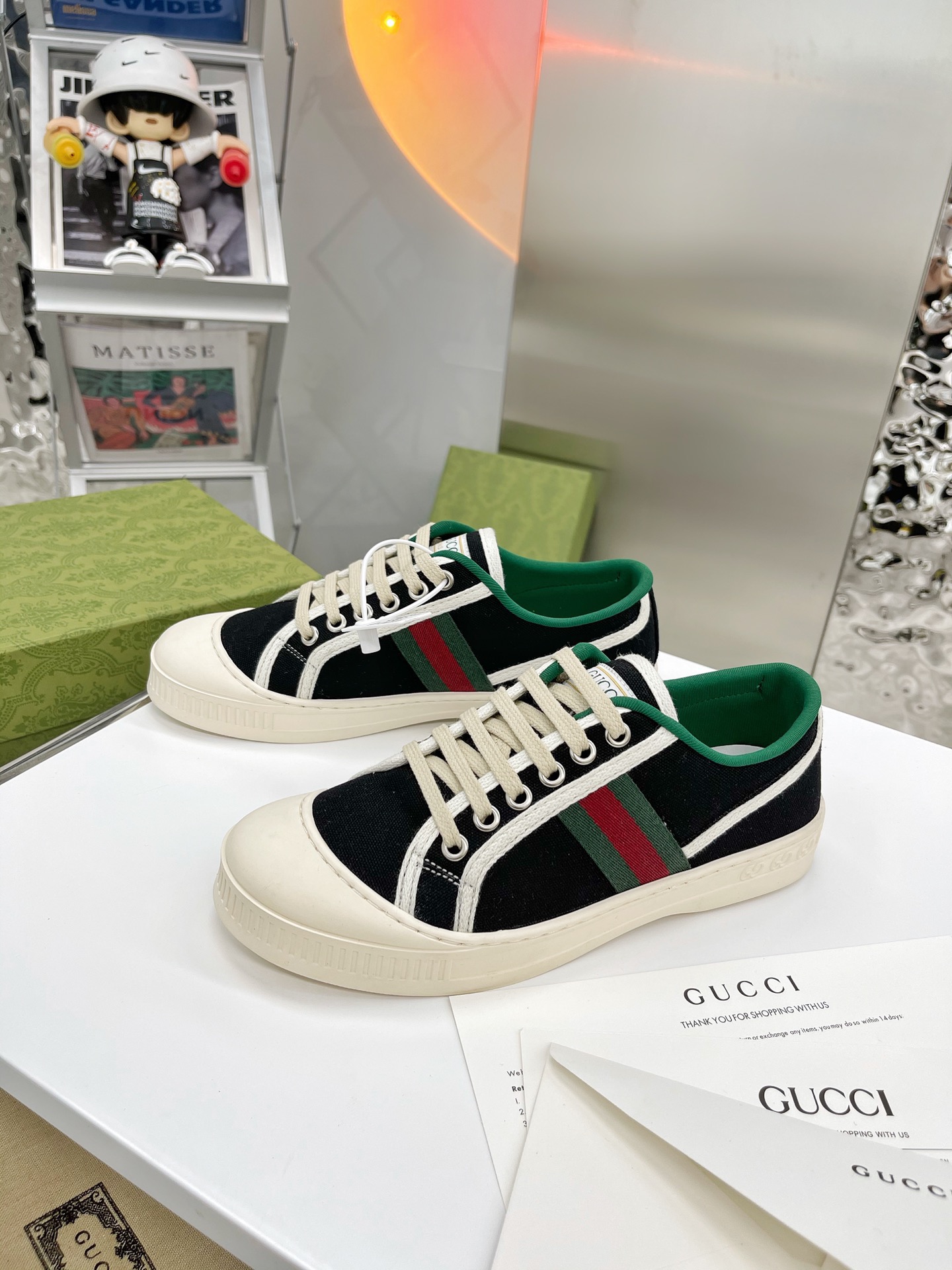 Gucci shoe170
