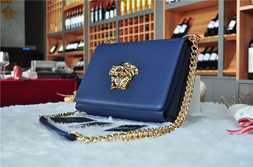 Versace AAA Quality Messenger Bags #596820