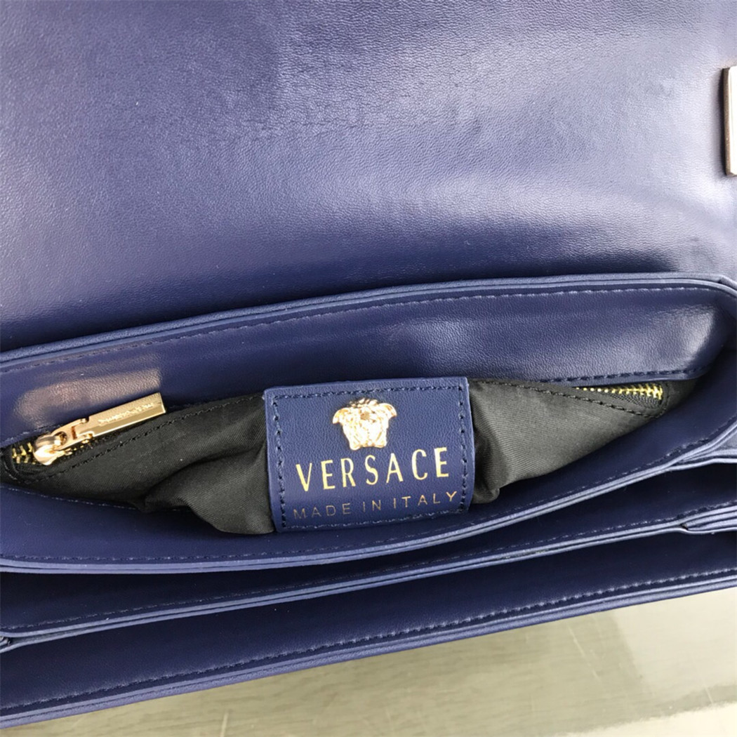 Versace AAA Quality Messenger Bags #720631