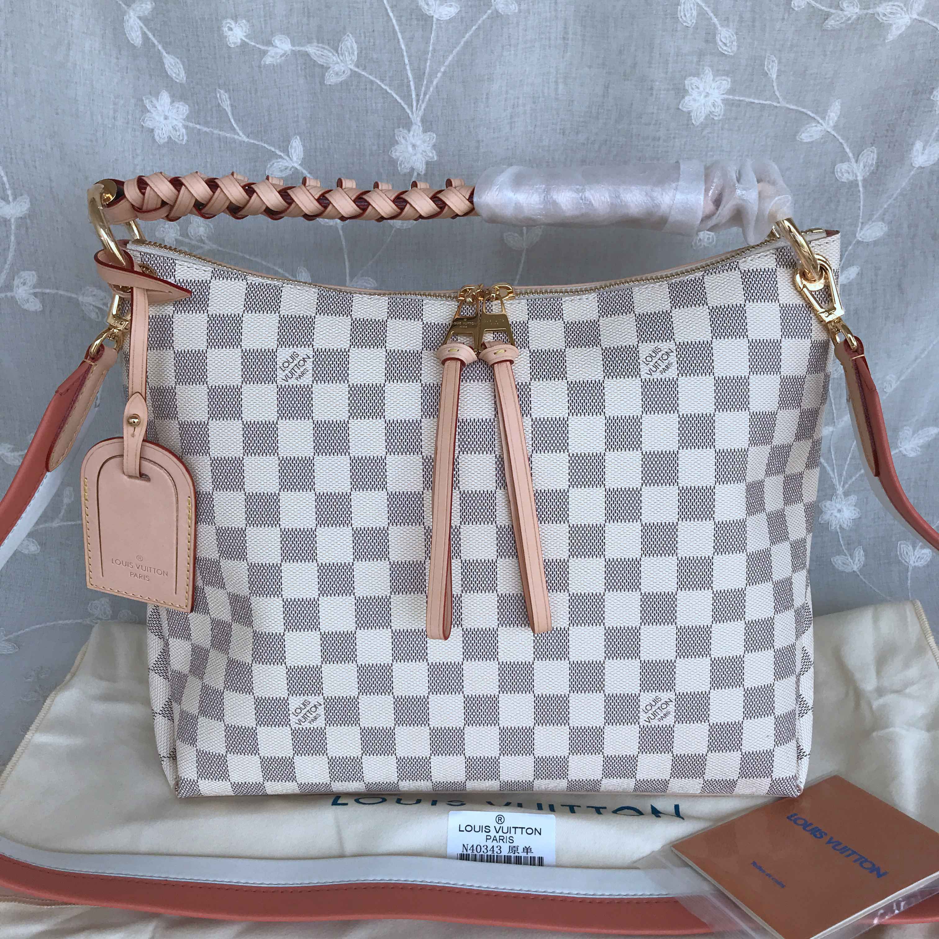 LV BEAUBOURG HOBO MM N40343