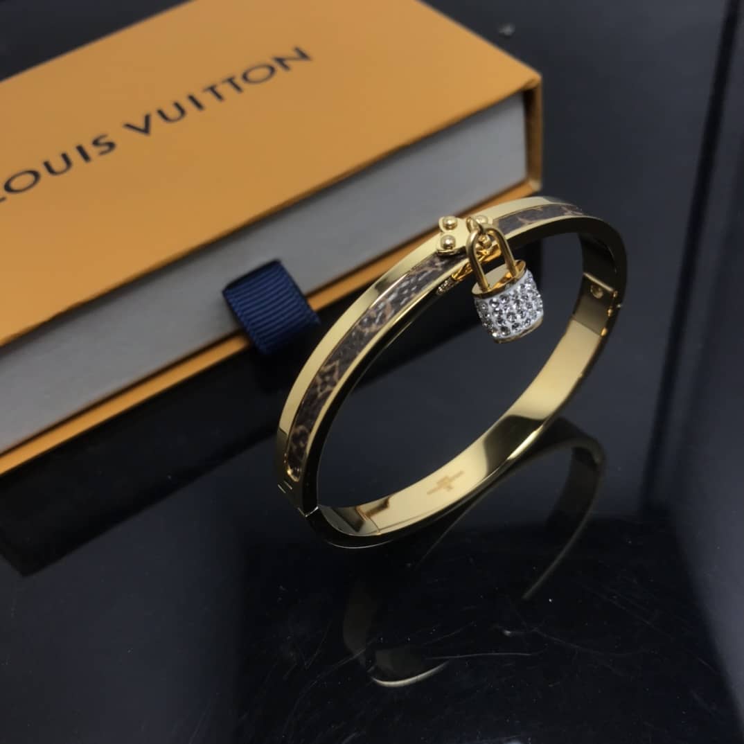 Fake Louis Vuitton Designer Bracelet Wholesale