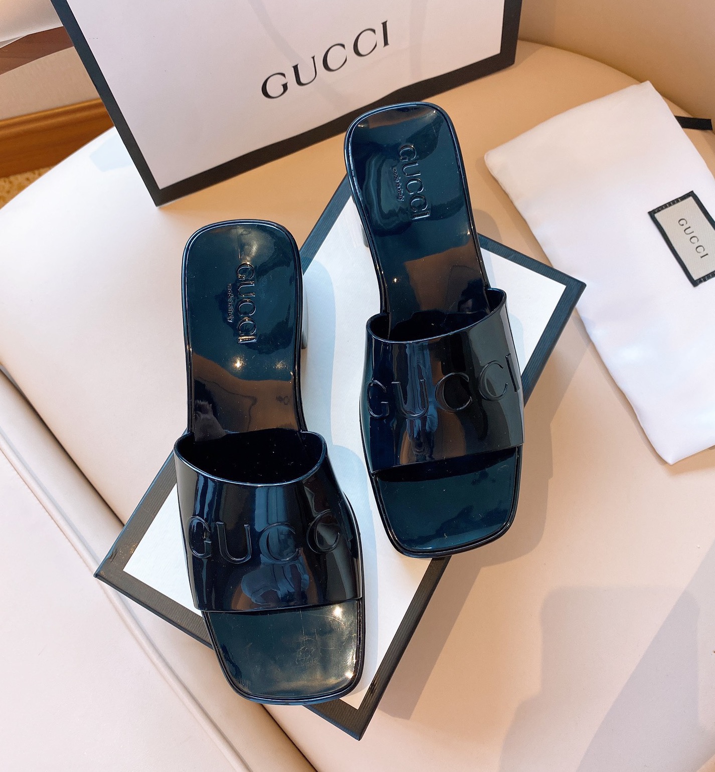 Gucci shoe312