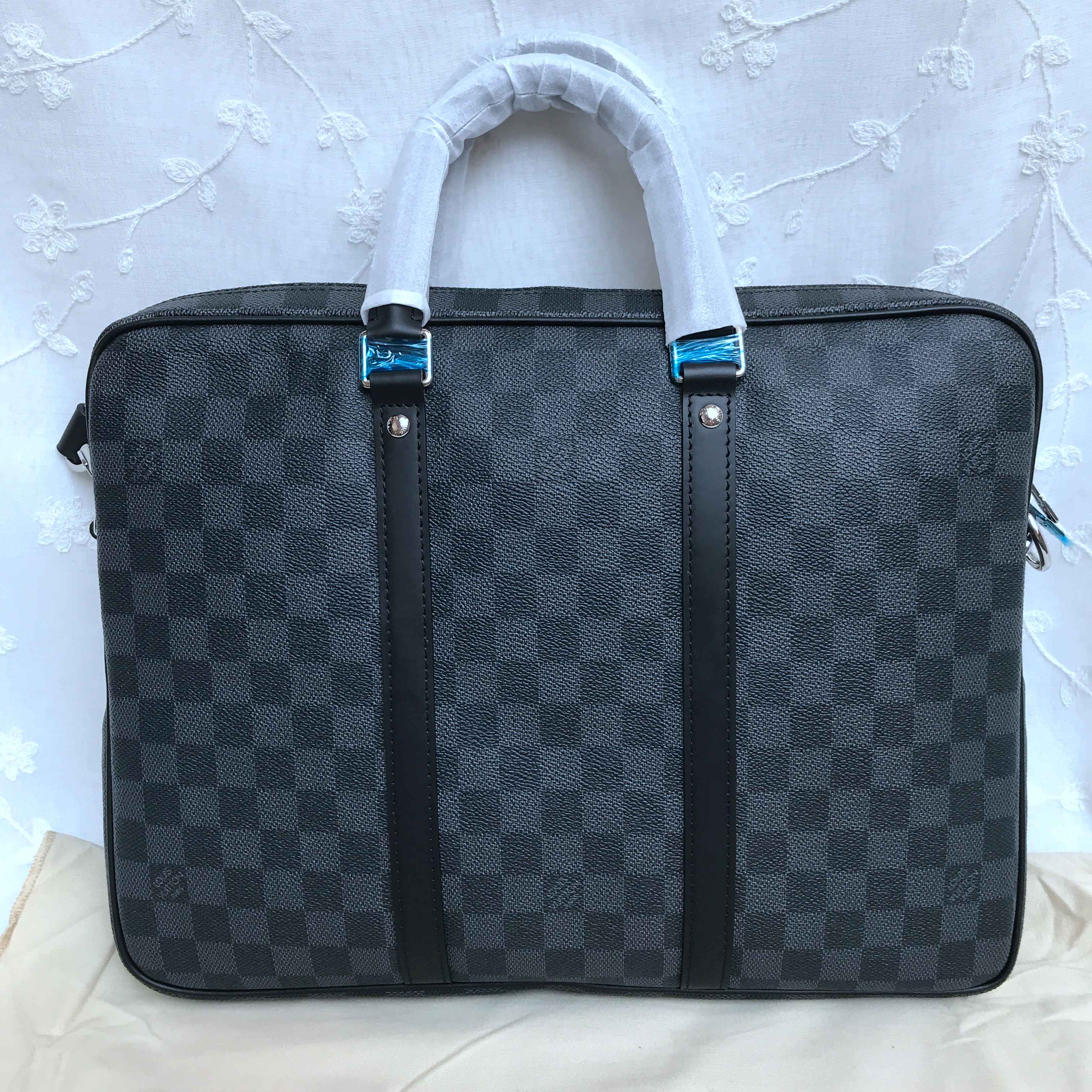 LV PORTE-DOCUMENTS VOYAGE PM N41478