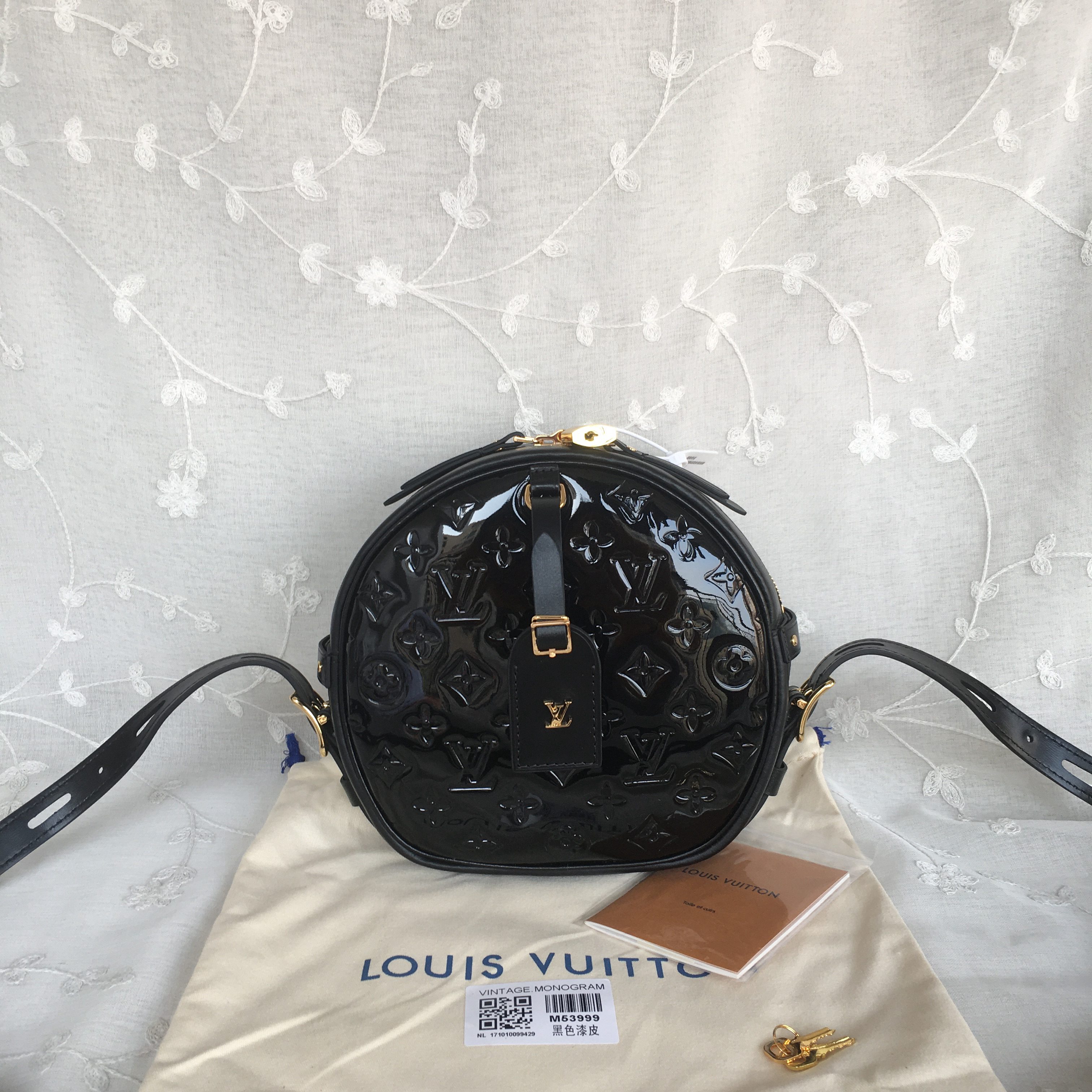 LV BOITE CHAPEAU SOUPLE MM M53999